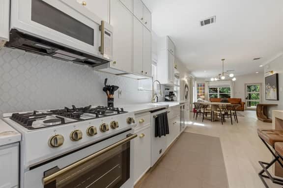 Zilker Home | Downtown Views + Walk to ACL