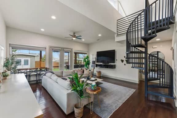 Zilker Retreat w/ Downtown Views |Walk to Zilker
