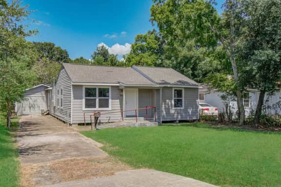 Comfortable Houston Home Base 4BD 2BTH