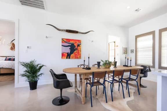 NEW urban cottage, The Vine & Round Top! - Image 3