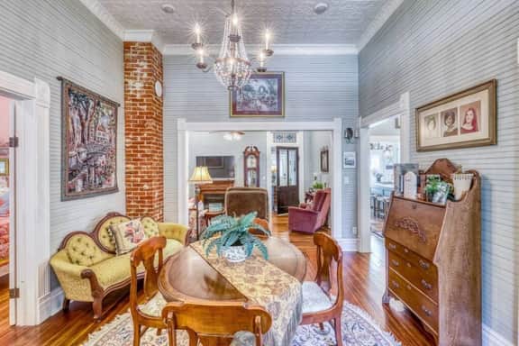 Downtown LaGrange Historic Home w/Jacuzzi - Image 2
