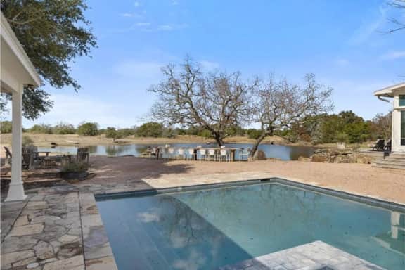 Round Top entertainer's oasis w/POOL, Pond & more! - Image 4