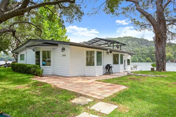 Lake Austin Bungalow | Private Dock | On the Water - Image 4