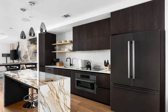 2BD Luxury Condo | Water Views | Pool | Rainey St - Image 4