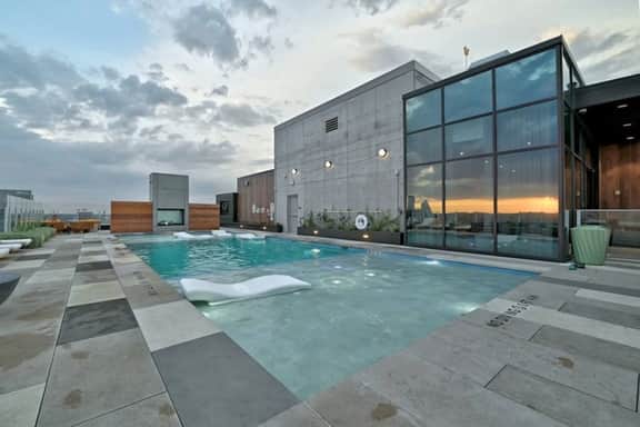 2BD Luxury Condo | Water Views | Pool | Rainey St - Image 5