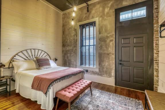 The downtown Brenham Schoolhouse Hotel, Suite 3 - Image 3