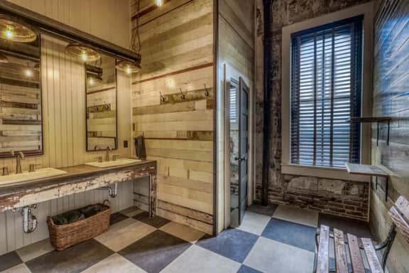 The downtown Brenham Schoolhouse Hotel, Suite 3 - Image 4