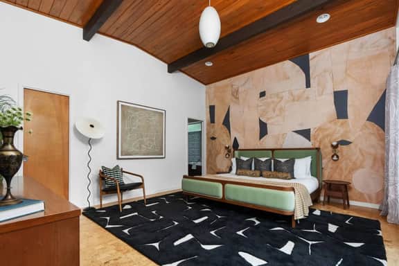MidMod Bungalow 5BR Heated Pool - Image 4