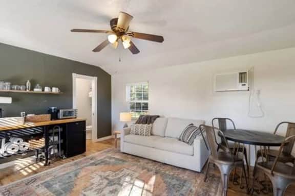 Cottage at Fable Farm, mins from Round Top/Brenham - Image 4