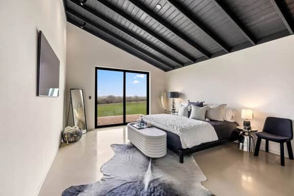 Round Top Bucolic Luxe Private Casita on 75 Acres - Image 2