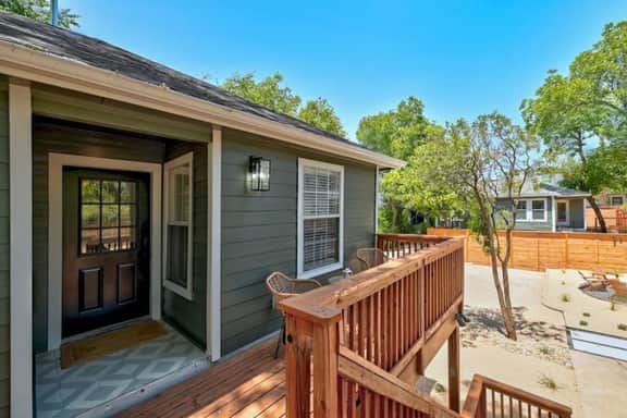 2109 Brackenridge - Upstairs and Downstairs Unit - Image 4