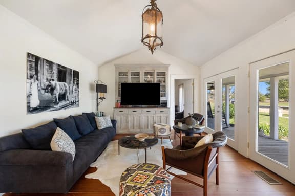 Designory Round Top home, scenic views & pond!