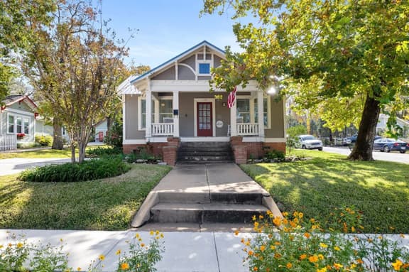 Quiet & clean, minutes from downtown Brenham!