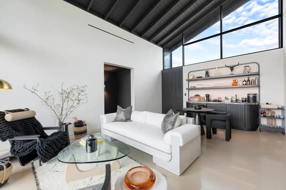 ROUND TOP Luxury Casita overlooking breathtaking views!