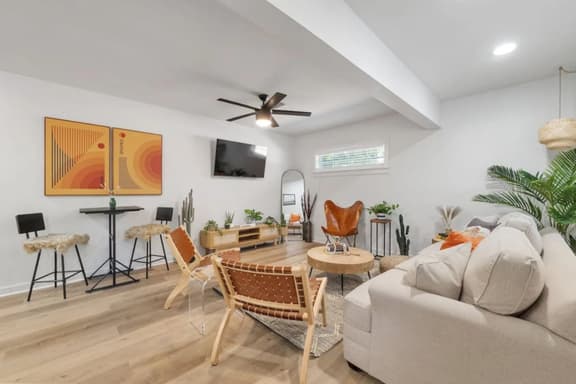 SoCo BoHo Bungalow | Sleeps 4