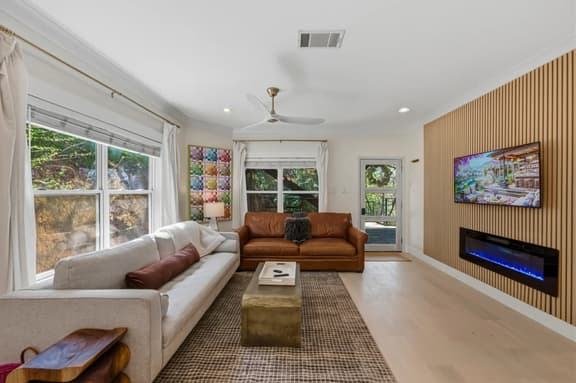 Zilker Home | Downtown Views + Walk to ACL