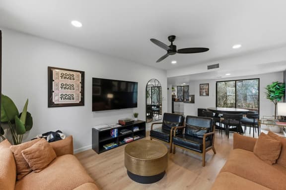 Zilker Loft | Theater | Game Room | Sleeps 14!
