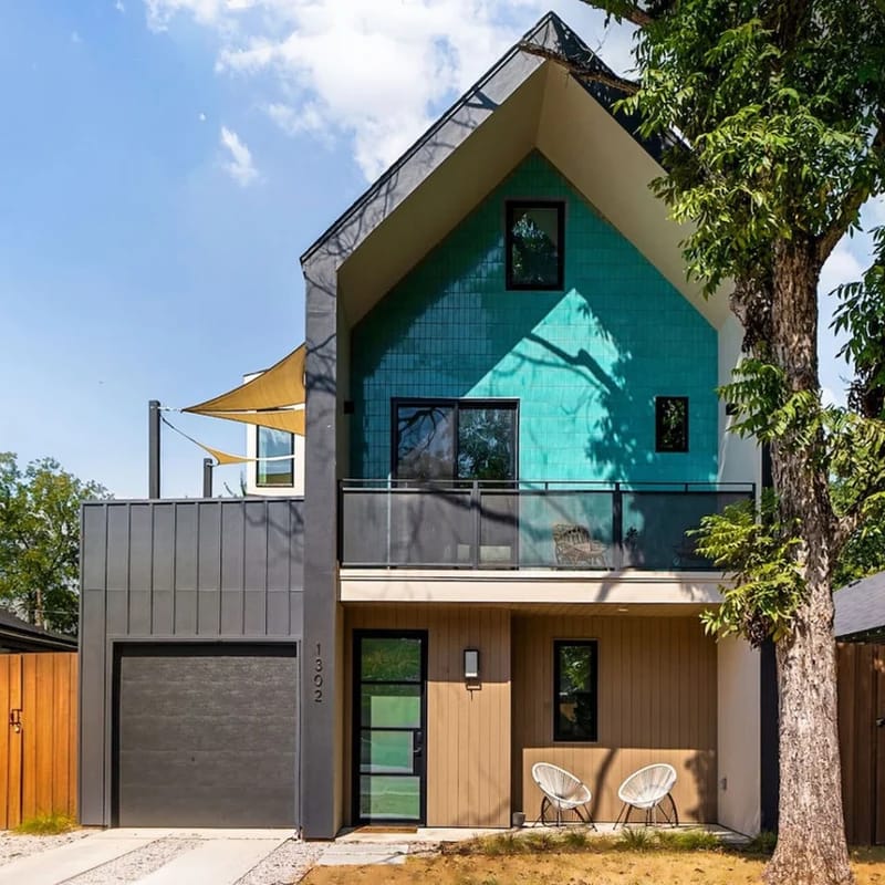 Austin Abode | Heated Pool | Sleeps 12 | Rainey St